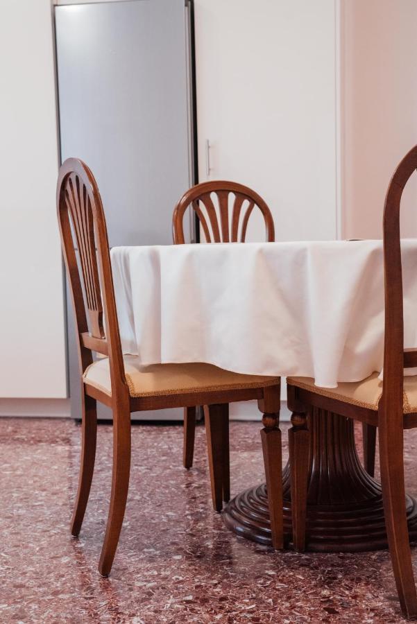 Luxury Apartment In Plaka - Acropolis アテネ エクステリア 写真