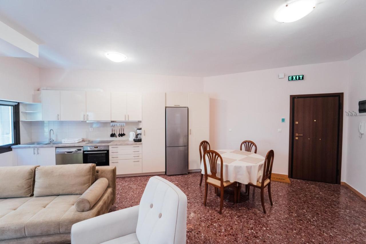Luxury Apartment In Plaka - Acropolis アテネ エクステリア 写真