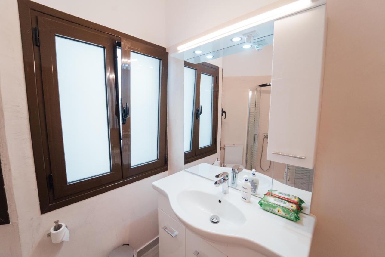 Luxury Apartment In Plaka - Acropolis アテネ エクステリア 写真